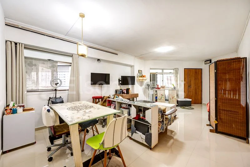 4 Room (4A) HDB for Sale in  898B Woodlands Drive 50 - Image 1