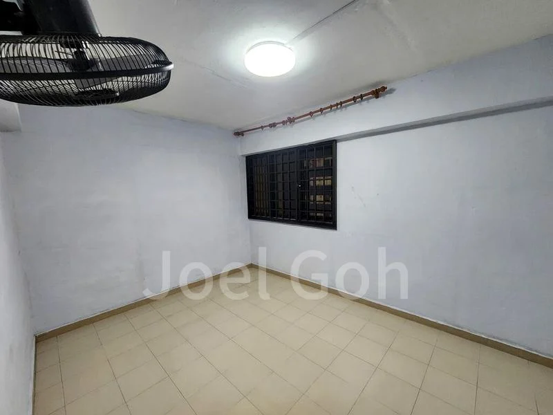 5 Room (5I) HDB for Rent in  219 Jurong East Street 21 - Image 3