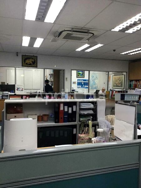 Light Industrial (B1) for Sale: Valiant Industrial Building - Image 10