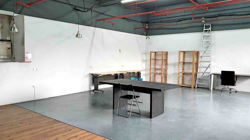 Light Industrial (B1) for Rent in  Henderson Industrial Park - Image 5