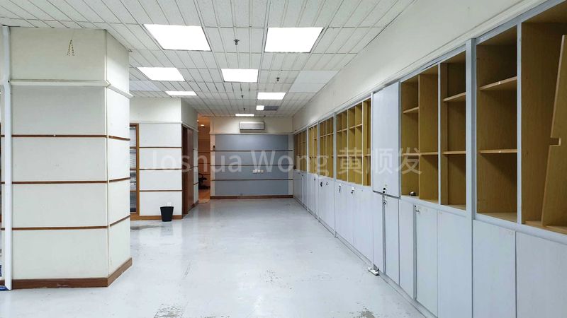 Light Industrial (B1) for Rent in  Henderson Industrial Park - Image 10