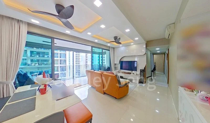 4 Bed Executive Condo for Sale in  The Topiary - Image 1