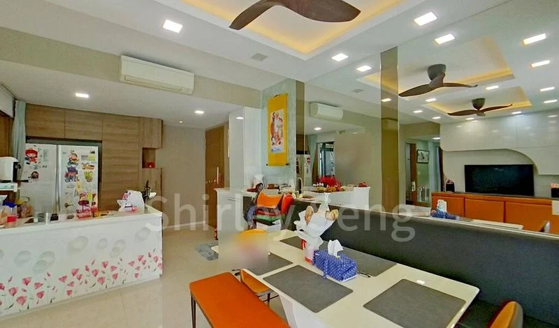 4 Bed Executive Condo for Sale in  The Topiary - Image 7