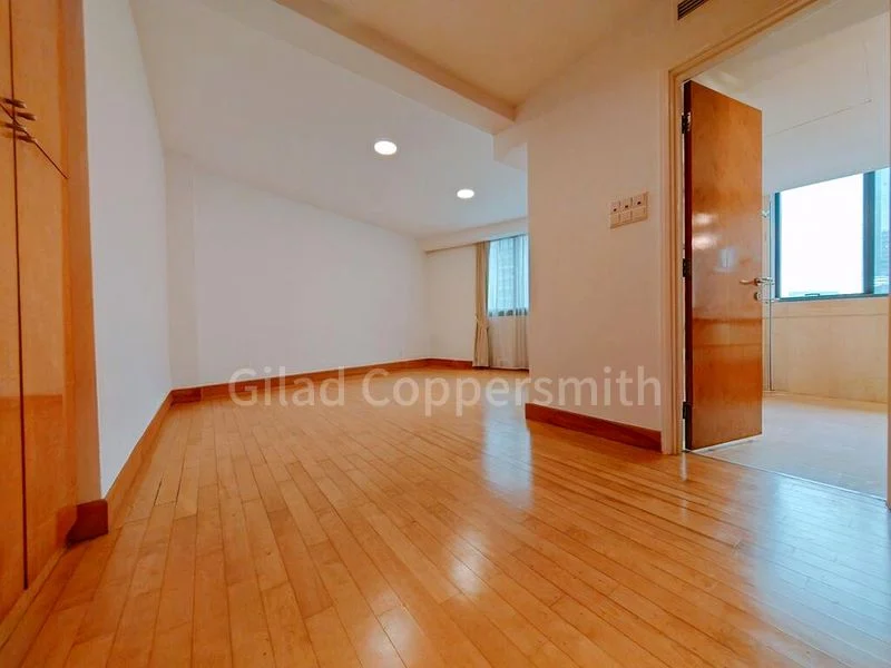 4 Bed Condo for Rent in  Grange 70 - Image 3