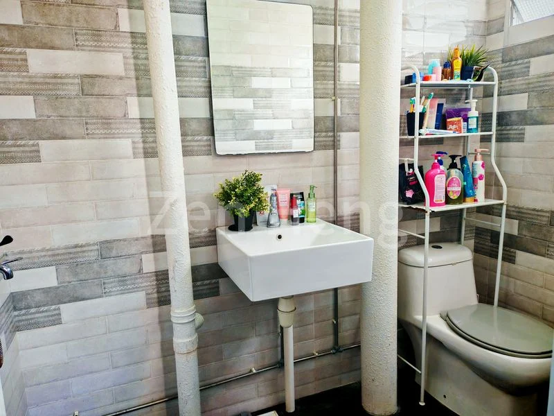 4 Room (4A) HDB for Sale in  661 Hougang Avenue 4 - Image 9