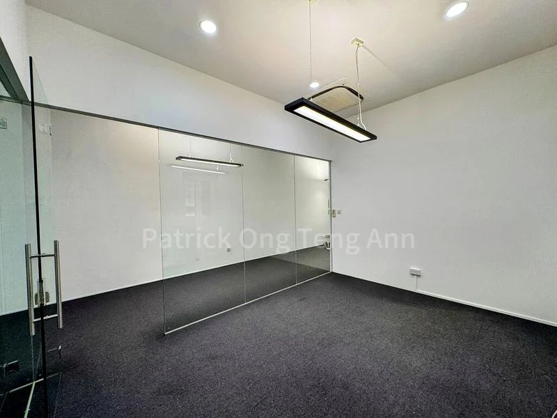 Shop / Shophouse for Rent: Ground Floor Unit along Amoy Street; Suitable for Various Trades. - Image 3
