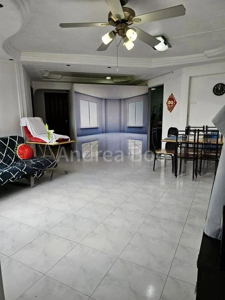 4 Room (4NG) HDB for Sale in  123 Yishun Street 11 - Image 4