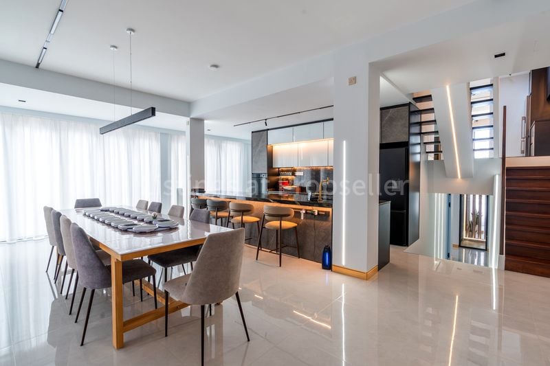 6 Bed Semi-Detached House (Landed) for Sale in Sennett Avenue - Image 4