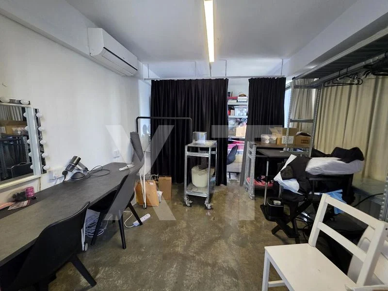 Light Industrial (B1) for Rent: Victory Centre - Image 4