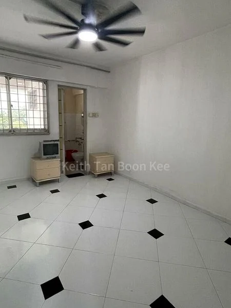 4 Room (4S) HDB for Sale in  447 Tampines Street 42 - Image 1