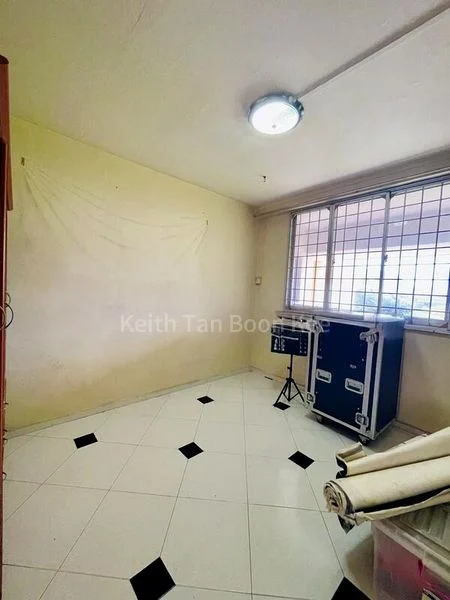 4 Room (4S) HDB for Sale in  447 Tampines Street 42 - Image 4