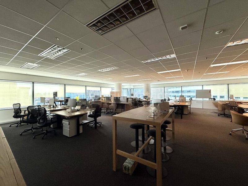 Office for Rent: Suntec City Tower - Image 3