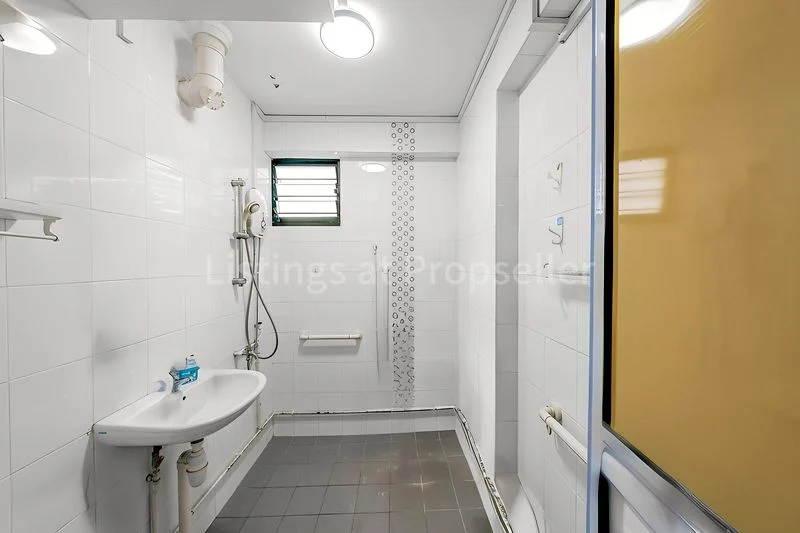 5 Room (5I) HDB for Sale in 87 Zion Road - Image 5