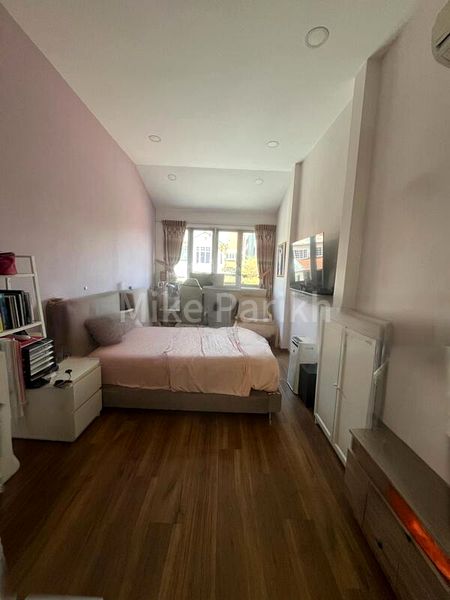 5 Bed Terraced House (Landed) for Sale in  Seletar Hills Estate - Image 4