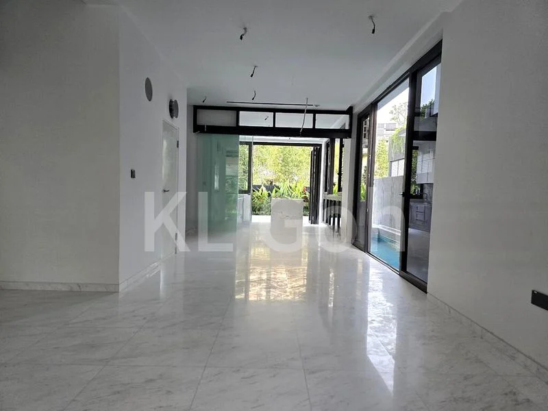 6 Bed Corner Terrace (Landed) for Sale in  Coastal Breeze Residences - Image 3