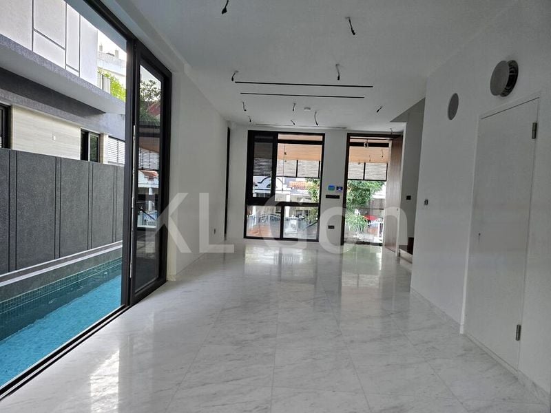 6 Bed Corner Terrace (Landed) for Sale in  Coastal Breeze Residences - Image 4