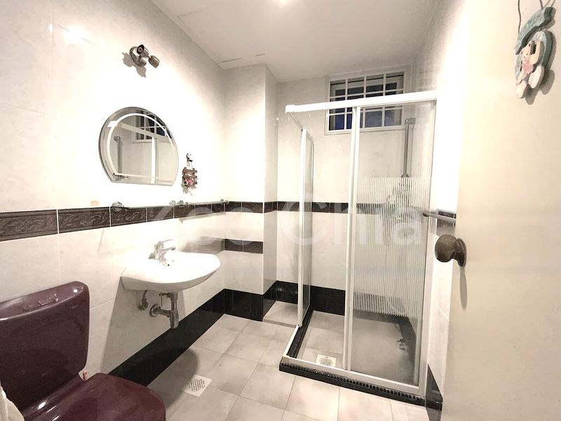 6 Bed Semi-Detached House (Landed) for Sale in Kembangan Estate - Image 15