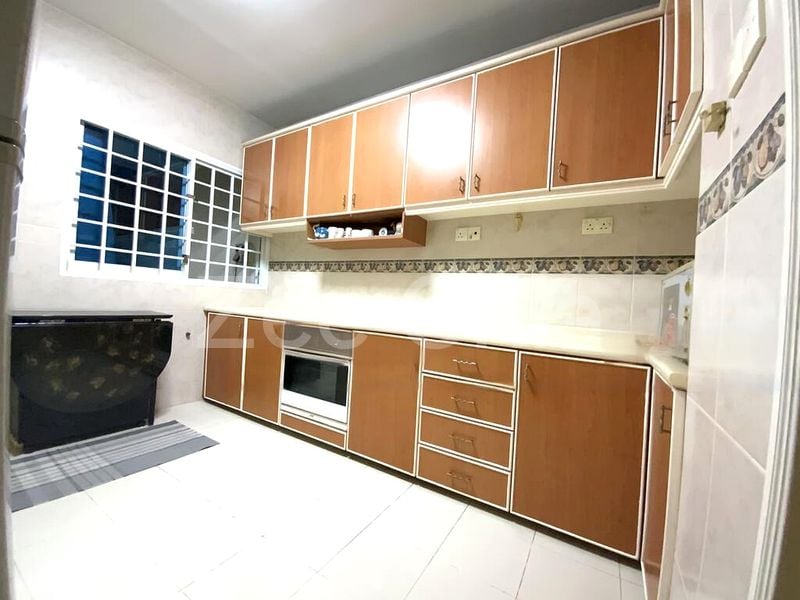 6 Bed Semi-Detached House (Landed) for Sale in Kembangan Estate - Image 12