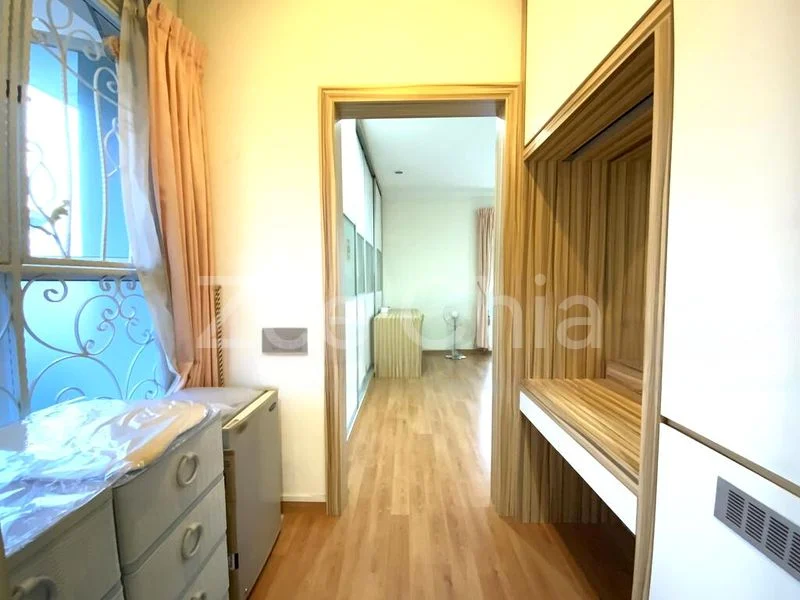 6 Bed Semi-Detached House (Landed) for Sale in Kembangan Estate - Image 3