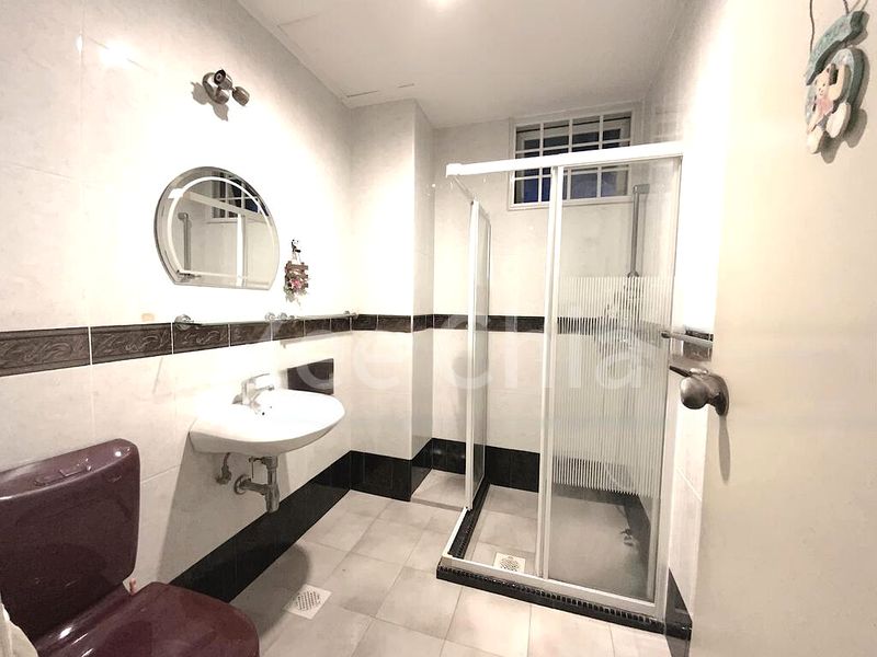 6 Bed Semi-Detached House (Landed) for Sale in Kembangan Estate - Image 33