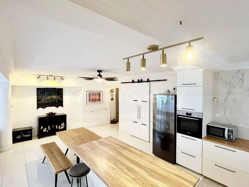 Executive HDB for Rent in  404 Bukit Batok West Avenue 7 - Image 3