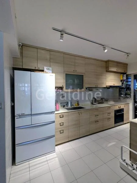 5 Room (5STD) HDB for Rent in  524A Tampines Central 7 - Image 2