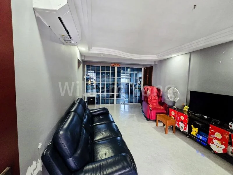 3 Room (3I) HDB for Sale in  412 Pandan Gardens - Image 3