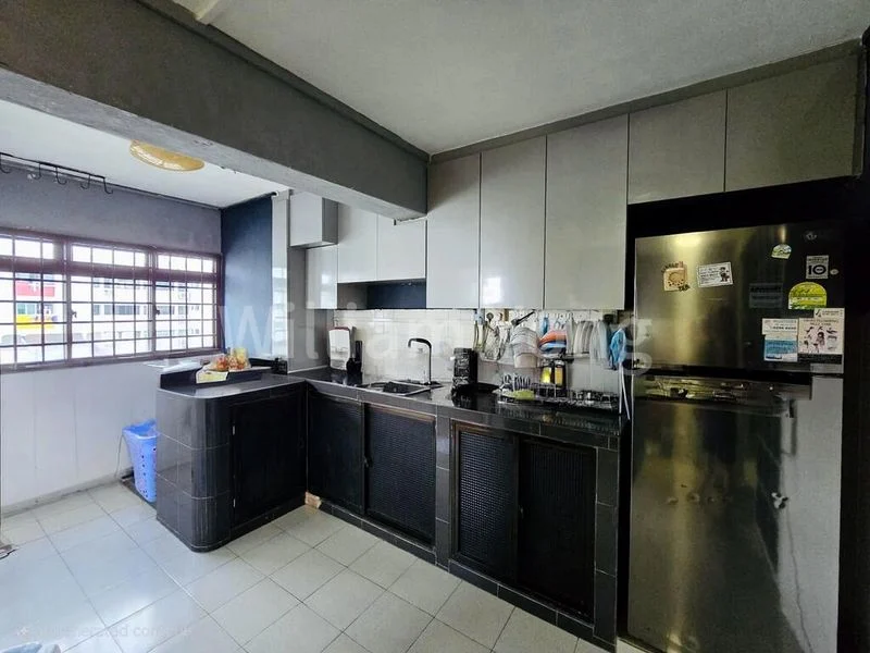 3 Room (3I) HDB for Sale in  412 Pandan Gardens - Image 1