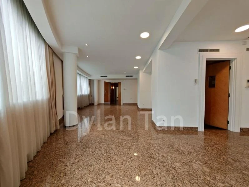 4 Bed Condo for Rent in  Grange 70 - Image 4