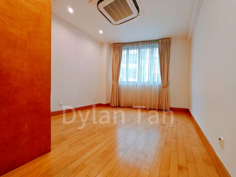 4 Bed Condo for Rent in  Grange 70 - Image 9