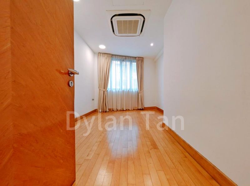 4 Bed Condo for Rent in  Grange 70 - Image 7