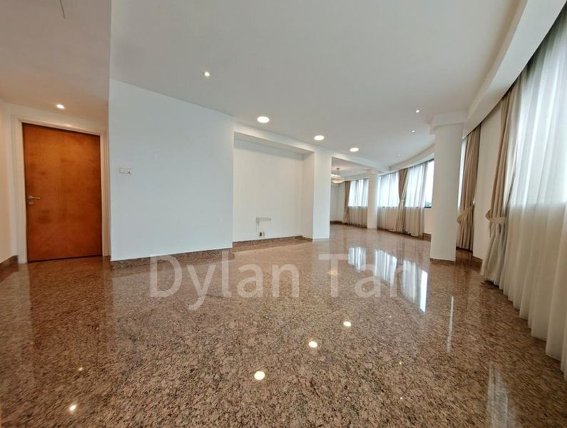 4 Bed Condo for Rent in  Grange 70 - Image 2