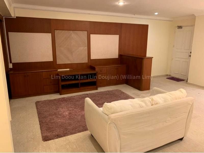 5 Room (5I) HDB for Rent in  291B Bukit Batok Street 24 - Image 2