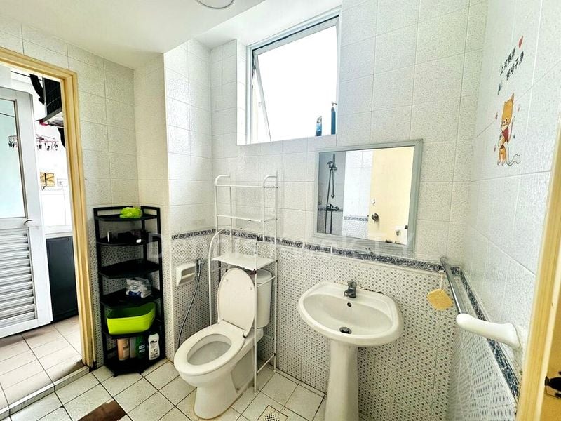 2 Bed Condo for Rent in  Kingston Terrace - Image 3