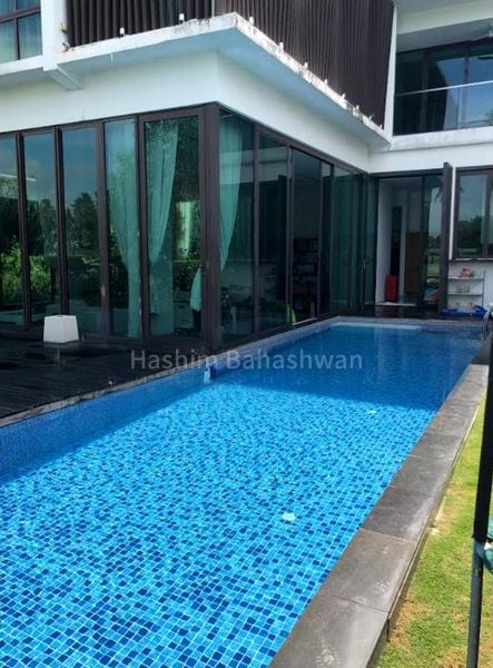 5 Bed Bungalow (Landed) for Sale in Ocean Drive - Image 1