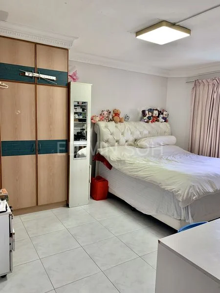 5 Room (5I) HDB for Sale in  103 Jurong East Street 13 - Image 5