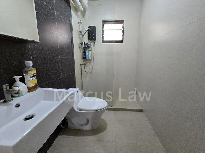 5 Room (5I) HDB for Sale in  129 Rivervale Street - Image 9