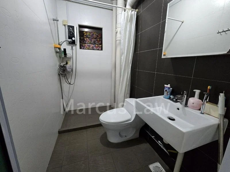 5 Room (5I) HDB for Sale in  129 Rivervale Street - Image 7