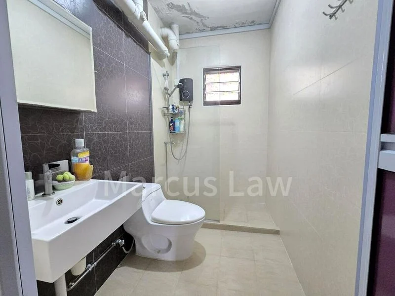 5 Room (5I) HDB for Sale in  129 Rivervale Street - Image 8