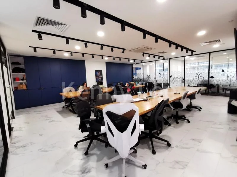 Office for Sale: International Plaza - Image 7