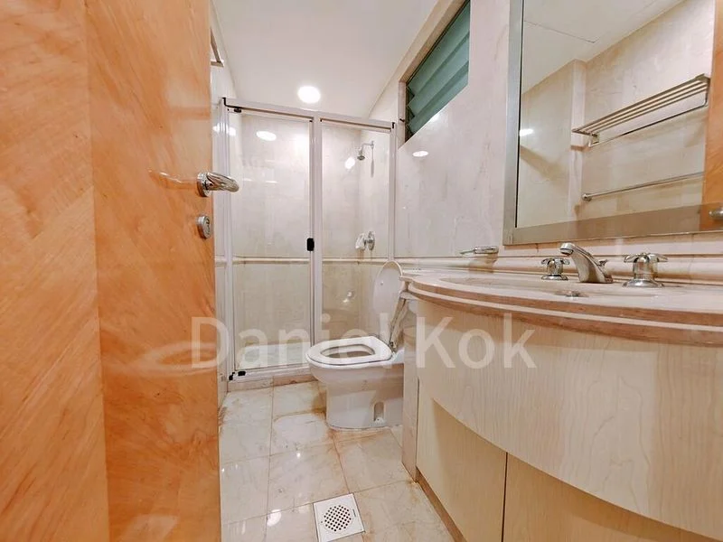 4 Bed Condo for Rent in  Grange 70 - Image 7