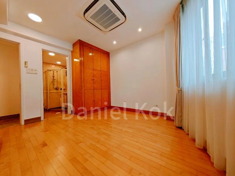 4 Bed Condo for Rent in  Grange 70 - Image 3