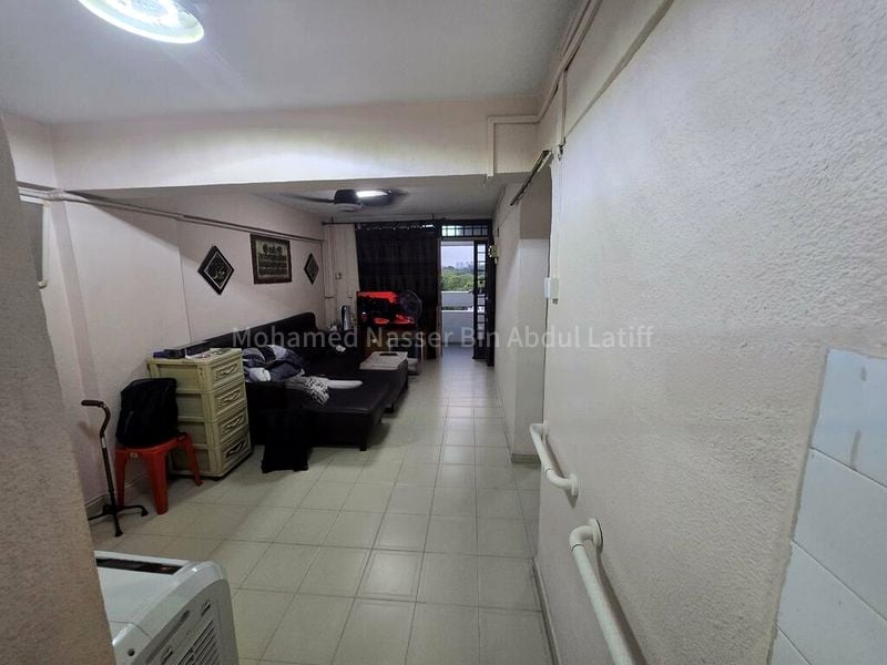 3 Room (3I) HDB for Sale in 17 Marsiling Lane - Image 2