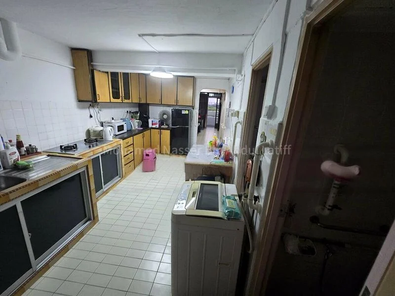 3 Room (3I) HDB for Sale in 17 Marsiling Lane - Image 4