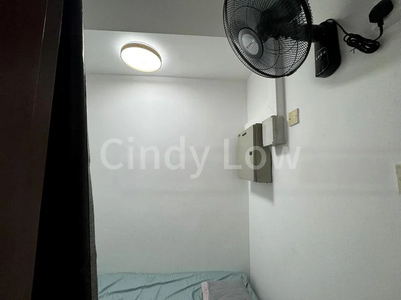 6 Bed Executive Condo for Rent in  The Floravale - Image 2