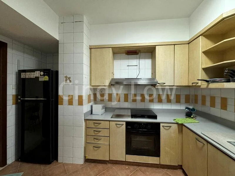 6 Bed Executive Condo for Rent in  The Floravale - Image 6