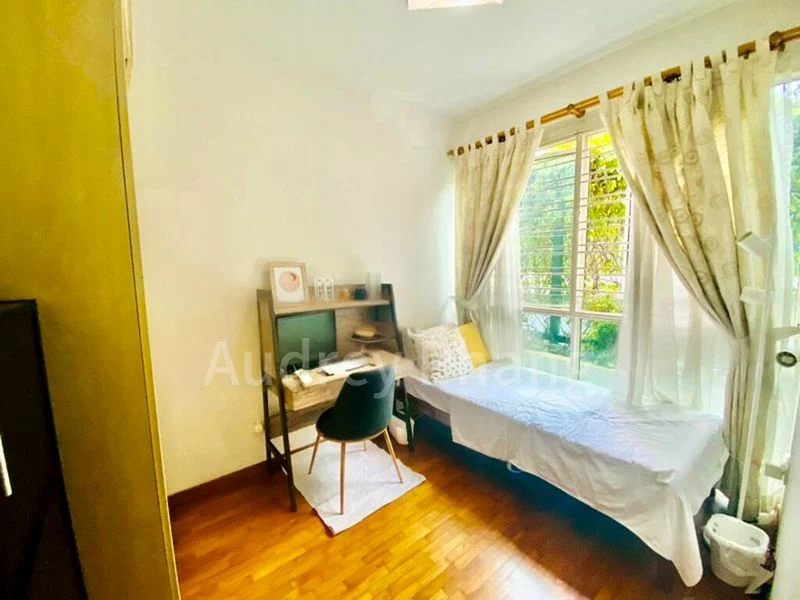 3 Bed Condo for Sale in  Sunglade - Image 3