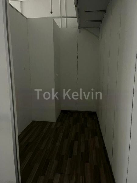 Shop / Shophouse for Rent: Queensway Shopping Centre - Image 7