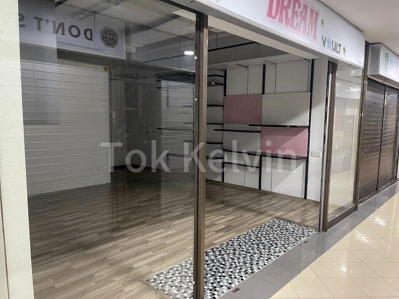 Shop / Shophouse for Rent: Queensway Shopping Centre - Image 10