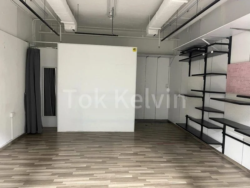 Shop / Shophouse for Rent: Queensway Shopping Centre - Image 12